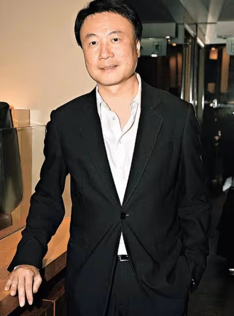 54歲香港80年代女神近照曝光，息影26年轉投商界，今已成億萬富婆