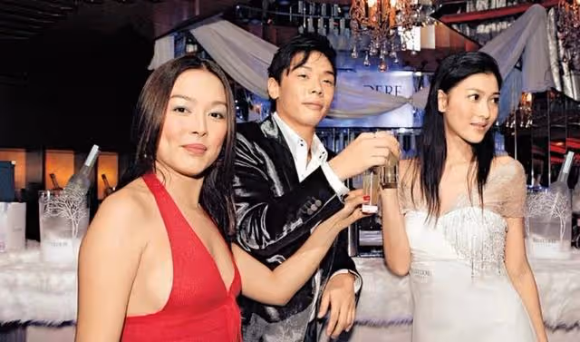 54歲香港80年代女神近照曝光，息影26年轉投商界，今已成億萬富婆