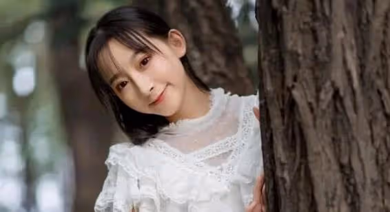 默默愛他10年,我從一個青澀單純小女孩,熬成性感的女人
