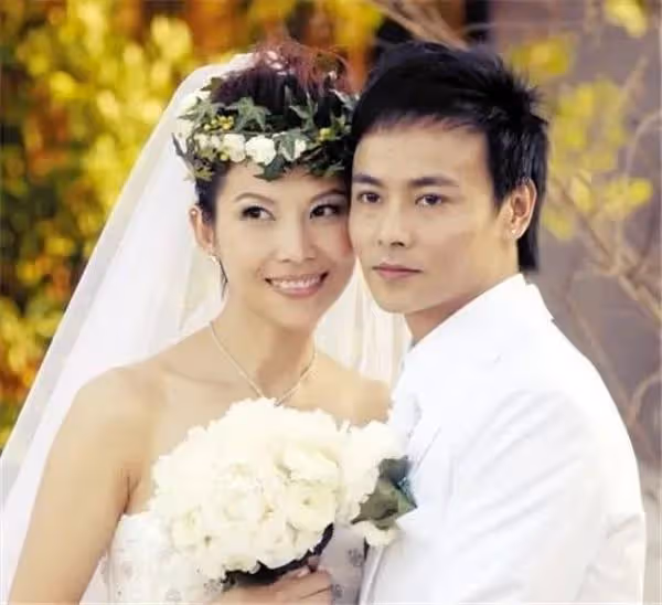 不被大眾看好卻依舊甜蜜幸福的明星夫婦