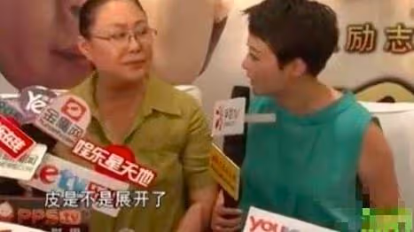 茶味不分年紀,當袁立遇上斯琴高娃,老演員間的明爭暗鬥太狠了!