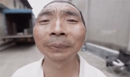 橫店20萬群演現狀:美女校花遍地,男群演無論美醜都成了香餑餑