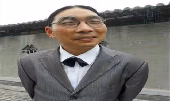 橫店20萬群演現狀:美女校花遍地,男群演無論美醜都成了香餑餑
