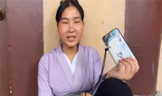 橫店20萬群演現狀：美女校花遍地，男群演無論美醜都成了香餑餑
