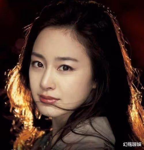 她擁有讓金喜善嫉妒的美貌，丈夫是亞洲舞王，地位堪比全智賢