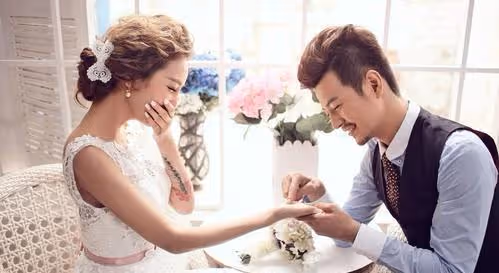 鳳凰男：要麼養我妹，要麼房子轉給我妹，妻子直接生氣地選擇離婚