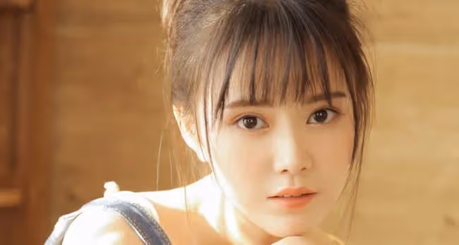 夜裡,趁我熟睡,房東在樓梯里享受著我的女友