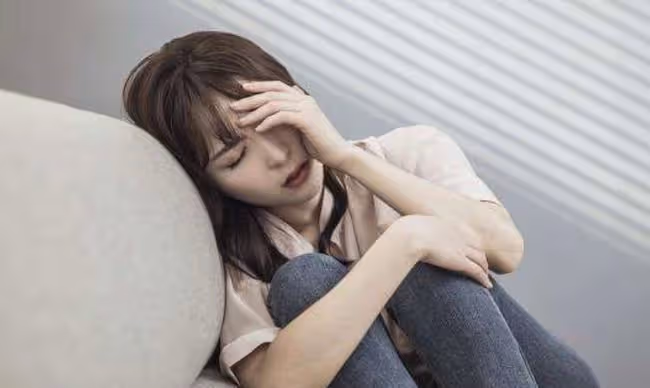 懷孕後,表妹房間傳來曖昧的聲音,推開門老公和她在床上翻雲覆雨
