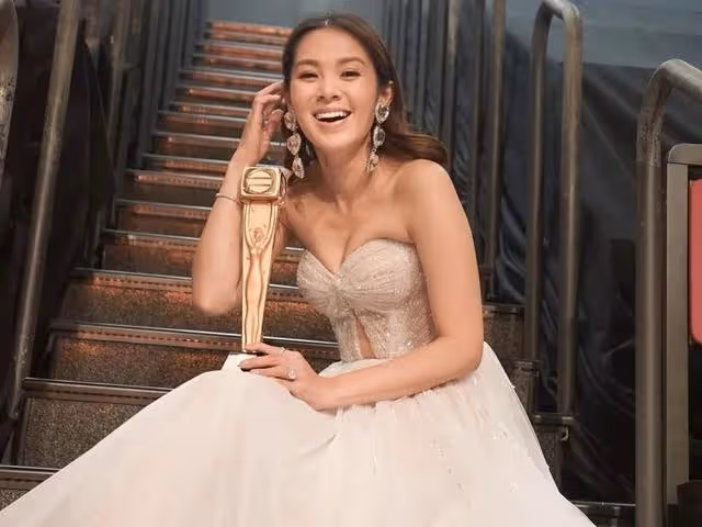 36歲港姐小花自曝懷二胎6月無人察覺，向TVB表決心，堅持不推工作