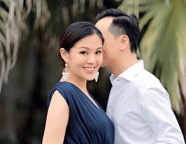 36歲港姐小花自曝懷二胎6月無人察覺，向TVB表決心，堅持不推工作