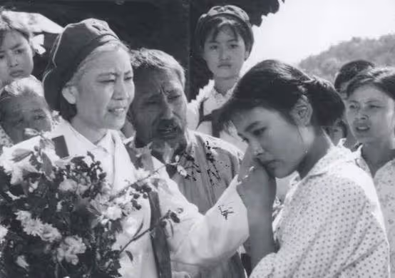 身在美國沒送母親最後一程,恩師逝世也未曾露面,陳沖後悔了嗎?