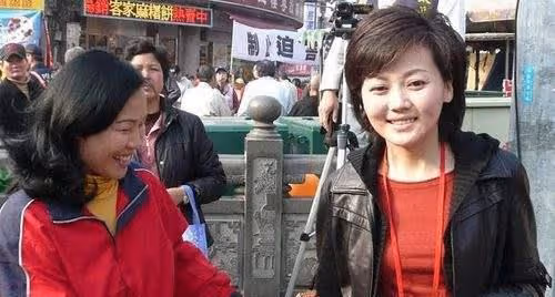 央視兩大「台花」之一，8年幕後才開始主持，今43歲過得如何？