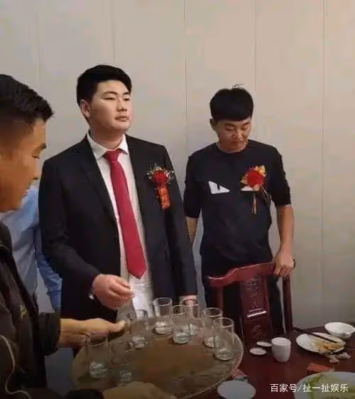 朱小偉帶著經紀人開撕陳亞男？直指對方隱瞞分手原因，讓她別說話