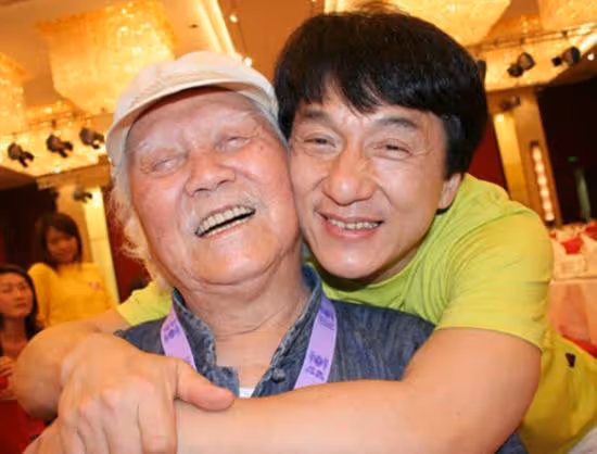 隱藏身世58年,73歲與成龍相見,成龍同父異母哥哥:無需弟弟幫助