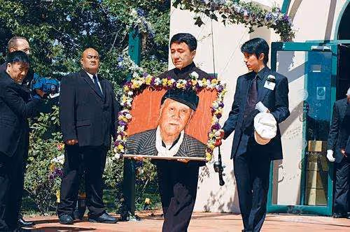 隱藏身世58年,73歲與成龍相見,成龍同父異母哥哥:無需弟弟幫助