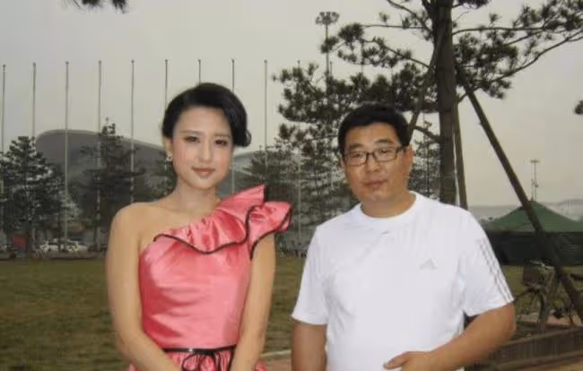 她是央視「台花」,嫁給比自己大20歲丈夫,現如今她怎麼樣了