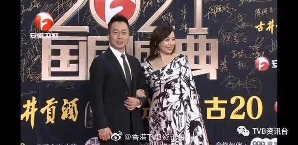 《巾幗4》延期︱黎耀祥鄧萃雯開拍前合體吸金