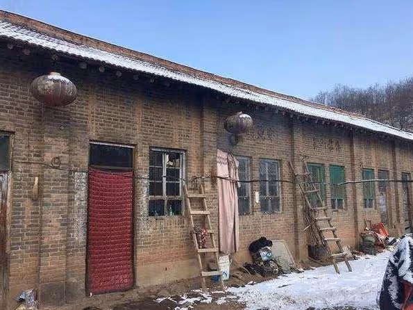 我沒錢買房和女友分手，三年後我年薪20萬，女友母親求我娶她女兒