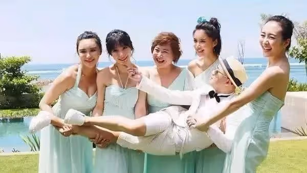 柳岩因太性感遭到侮辱!「借胸上位」的40歲女人有多難?