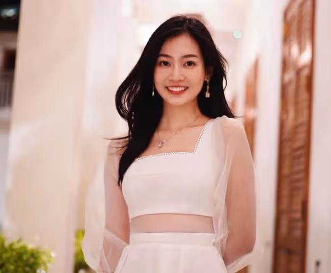 又添2位高學歷港姐！郭柏妍鄧卓殷碩士畢業，後者曾是高考狀元