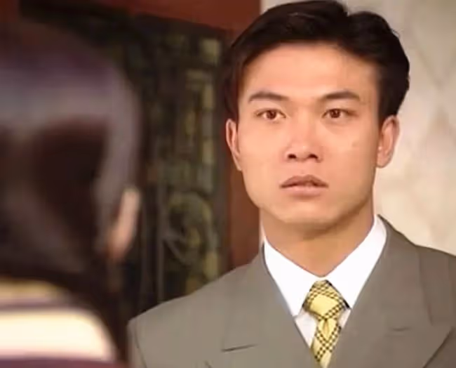 錢小豪前妻與兒子出席活動,51歲身材仍出眾,罕談大20歲富豪老公