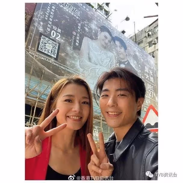 「龔水黨」落重本!呂慧儀張景淳大型廣告Selfie謝粉絲