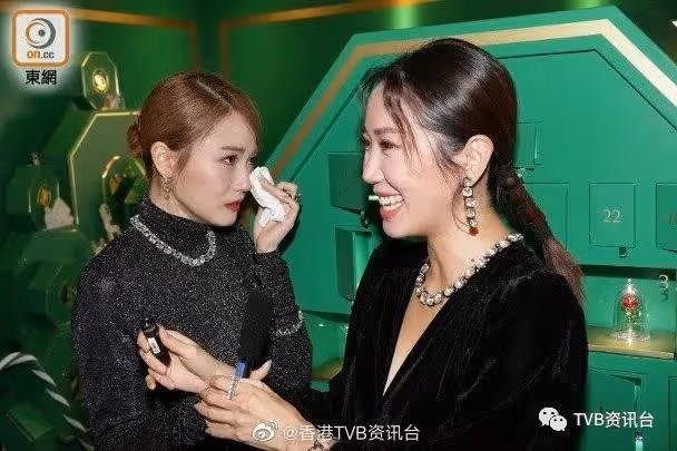 TVB小花曬一家「五」口全家福!Yanny爆隊友懷女怪自己蠢