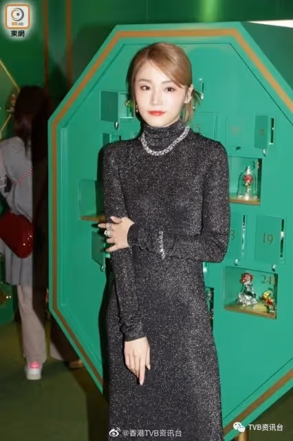 TVB小花曬一家「五」口全家福!Yanny爆隊友懷女怪自己蠢