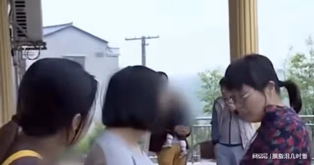 成家男子讓漂亮「女鄰居」懷孕四次,妻子要離婚,丈夫:我還愛你