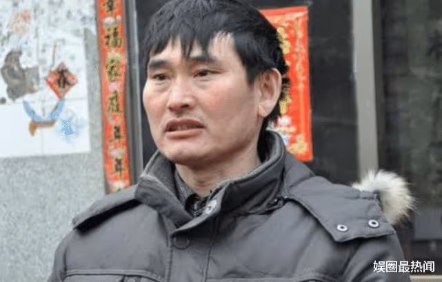 不忘初心!大衣哥商演90度彎腰答謝觀眾,出場費10年未漲價