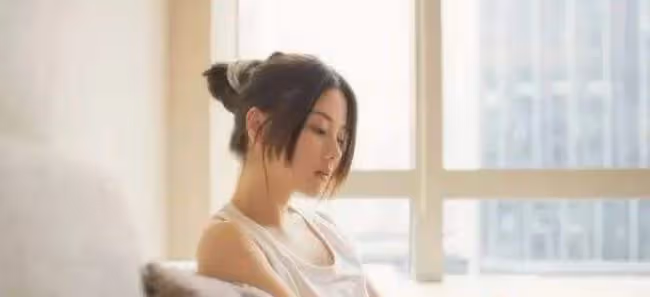 我是一個女老闆,外地出差,我們孤男寡女在車裡過了一夜