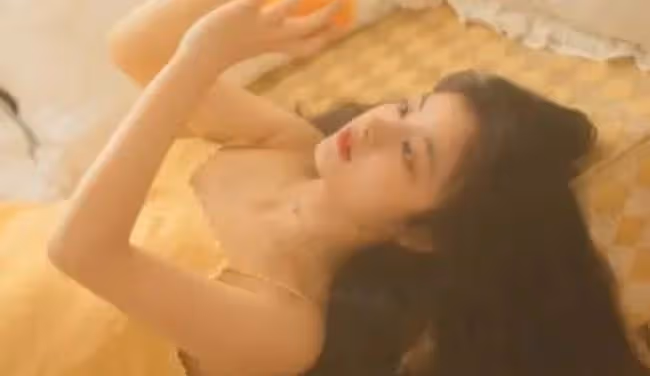 酒蟲上腦,去朋友家發現床上躺了個男人,我一時沒控制住按倒了他
