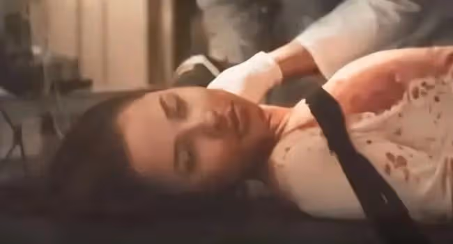 被囚禁後，惡魔強迫我做那件事，他摟緊我的腰，粗暴地扒我的衣服