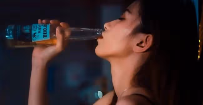 「活好,給錢多」,我對男友百依百順,他依舊背著我在外面找女人