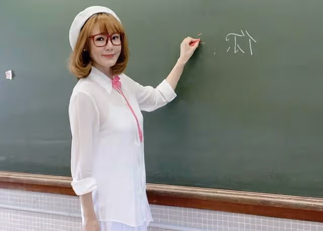 50歲TVB美魔女渴望演女主，至今單身未婚，自曝身邊很多追求者