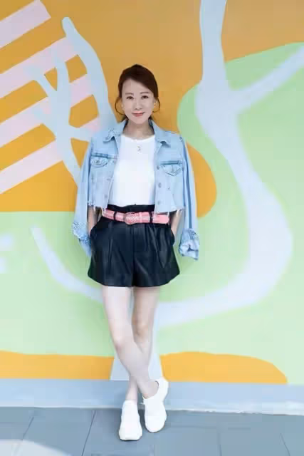50歲TVB美魔女渴望演女主，至今單身未婚，自曝身邊很多追求者