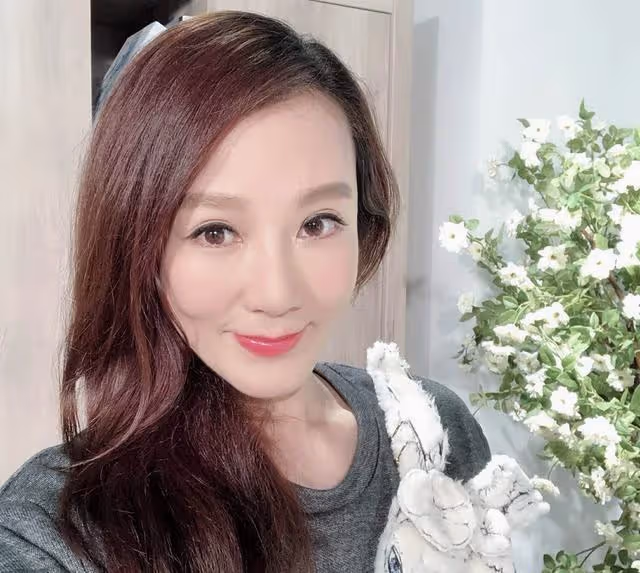 50歲TVB美魔女渴望演女主，至今單身未婚，自曝身邊很多追求者