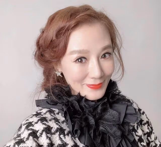 50歲TVB美魔女渴望演女主，至今單身未婚，自曝身邊很多追求者