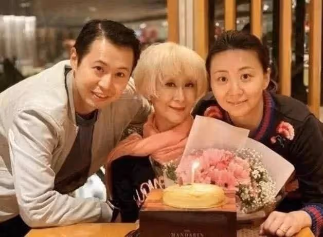 70歲戲骨拒拍TVB劇,雙方曾合作22年,直言以前拍港劇是沒法挑