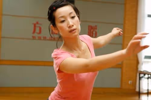 演員秦海璐:孕期忍痛照顧婆婆,讓喪子婆婆不再流淚,你還有我們