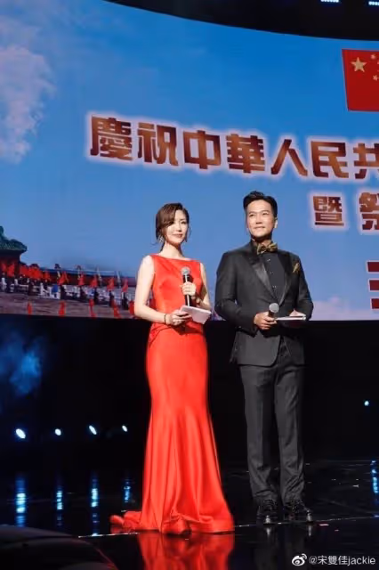 TVB美女配音員火出圈,曾是選美出身,遭《愛回家》「龔燁」劈腿