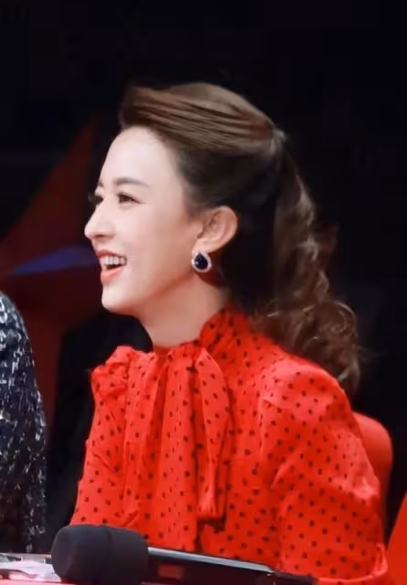 央視主持張蕾:被楊帆暗戀多年,有緣無分,嫁普通生意人生一子