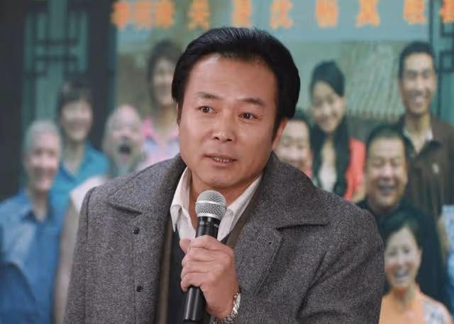 著名演員謝園逝世一年多了,小妻子的生活狀況大不如前
