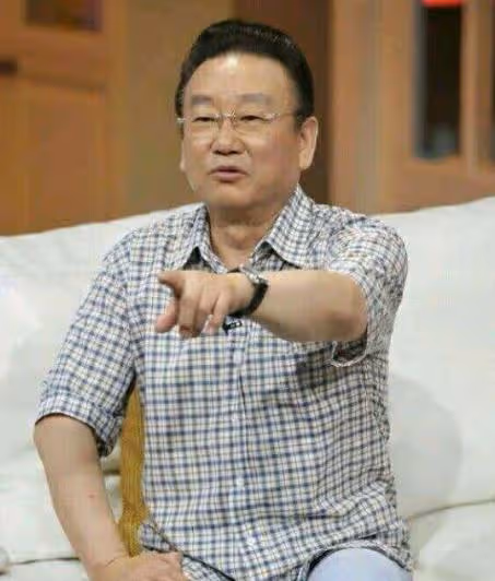 蔣大為移居海外後花光積蓄，被敲詐90萬，拚命奔波竟是為了女兒