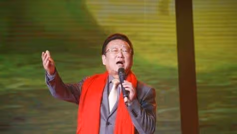 蔣大為移居海外後花光積蓄，被敲詐90萬，拚命奔波竟是為了女兒
