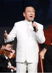 蔣大為移居海外後花光積蓄，被敲詐90萬，拚命奔波竟是為了女兒