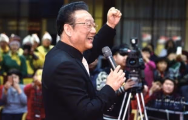 蔣大為移居海外後花光積蓄，被敲詐90萬，拚命奔波竟是為了女兒