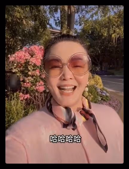 63歲張蘭思孫心切,曬與孫子合照憶過往滿臉笑,被喊話去爭撫養權