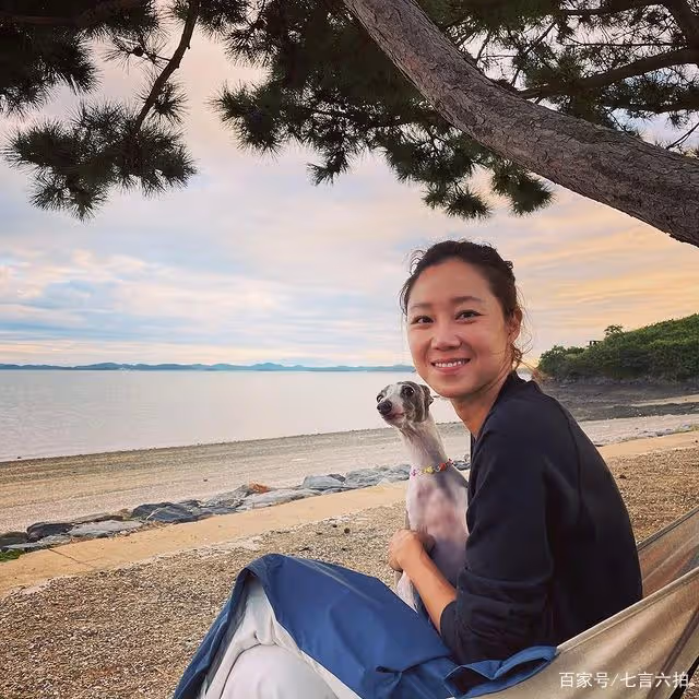 和青梅竹馬分手，10年戀愛終成朋友，41歲的孔孝真還好有棟九層樓