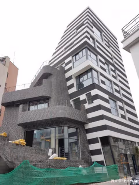 和青梅竹馬分手，10年戀愛終成朋友，41歲的孔孝真還好有棟九層樓